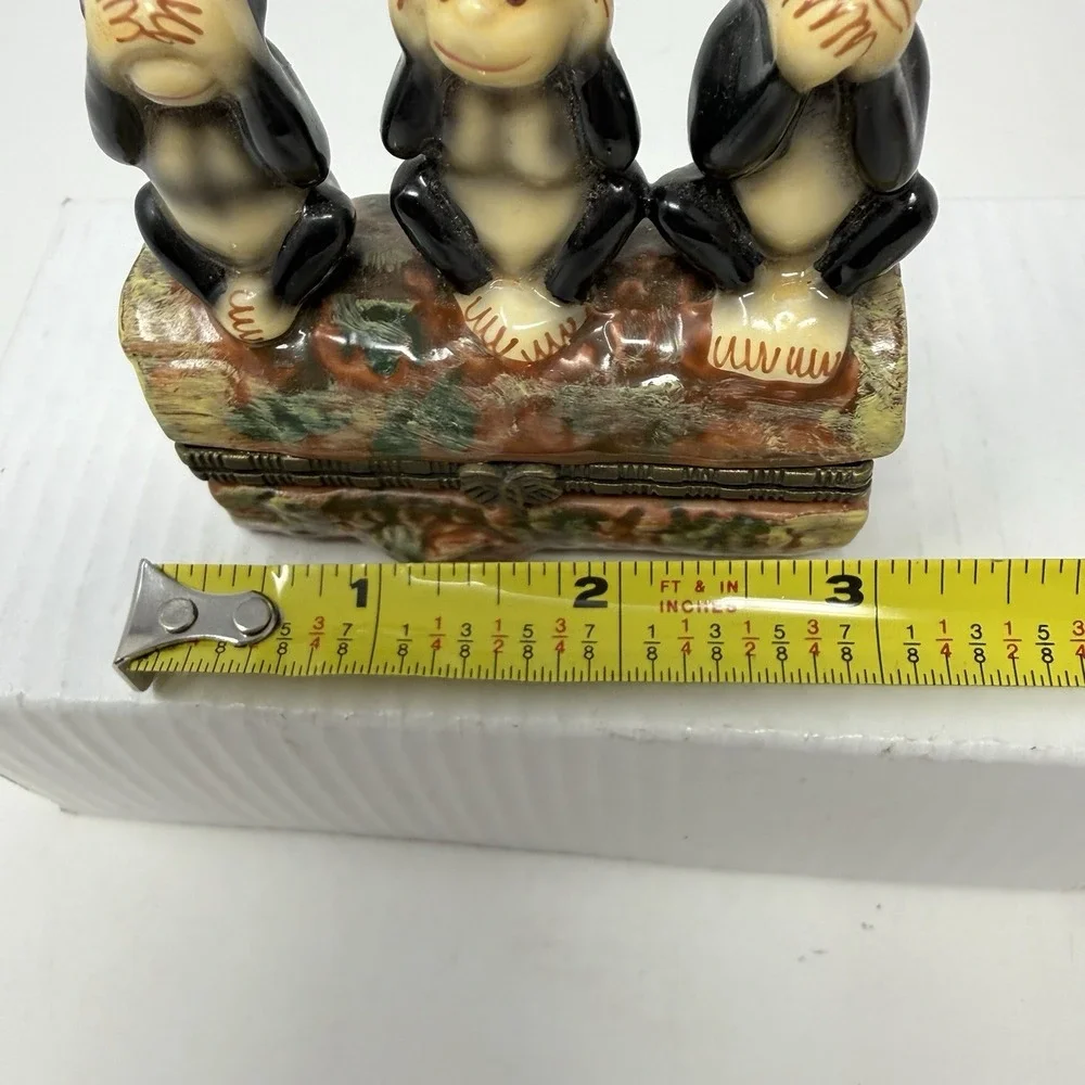 Monkey Trinket Box Hear See Speak No Evil- 3 Monkeys On Log has Banana!
